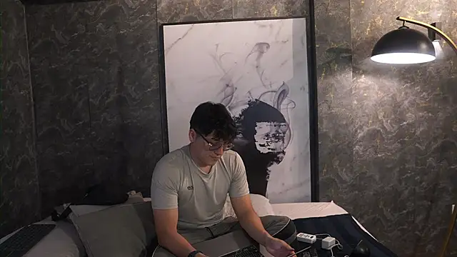 Mia and Belmonth online show from 04.09.26