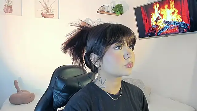 AlaiaRogers online show from 07.24.26