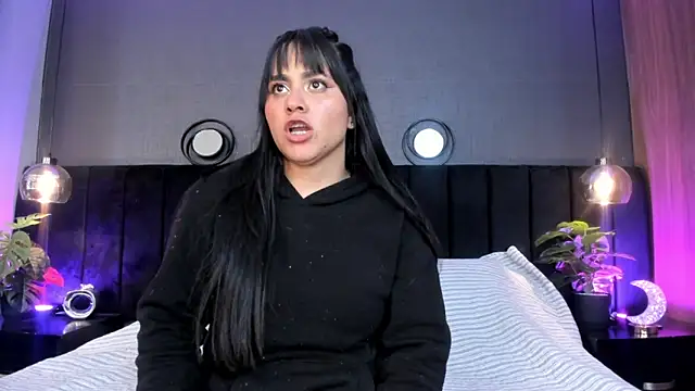 Snapshot of alejandra__garcia chatting on 03.18.26 alejandra garcia online show from 03.18.26