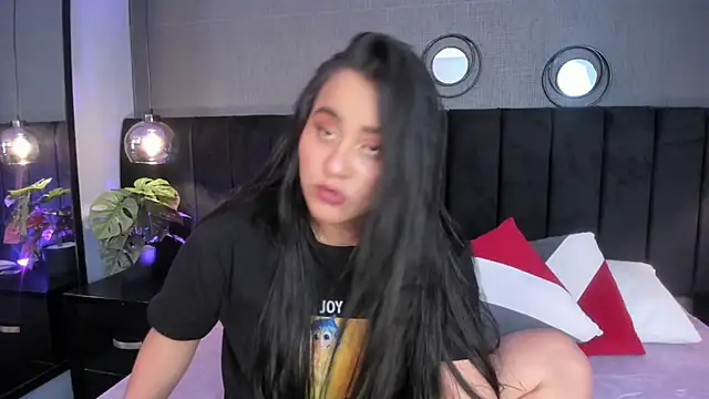 Snapshot of alejandra__garcia chatting on 03.26.26 alejandra garcia online show from 03.26.26