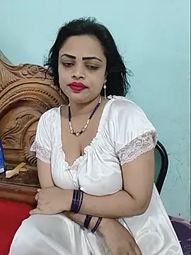 Snapshot of Beauty-3 chatting on 06.26.26 Beauty-3 online show from 06.26.26
