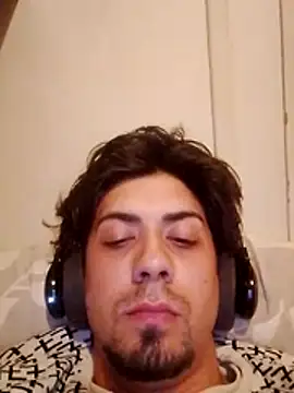 Snapshot of iShon777 chatting on 04.14.26 iShon777 online show from 04.14.26