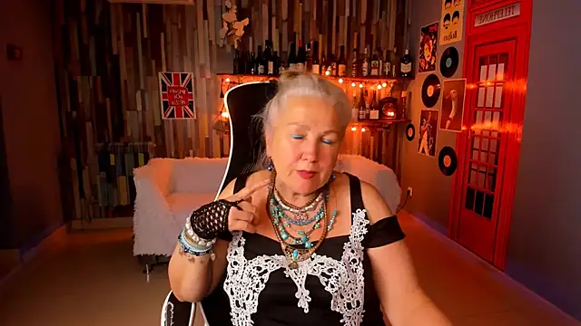 Snapshot of LilaMaharani chatting on 06.20.26 LilaMaharani online show from 06.20.26