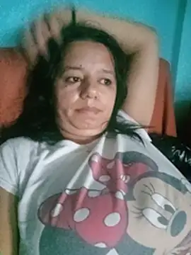 Snapshot of roxana_e43 chatting on 06.20.26 roxana e43 online show from 06.20.26