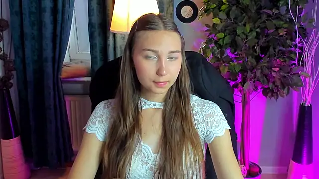 OliviaLang online show from 05.12.26