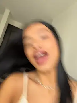 Bella Smithe online show from 04.13.26