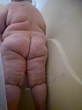 Snapshot of Purplesparkle1 chatting on 05.06.26 Purplesparkle1 online show from 05.06.26