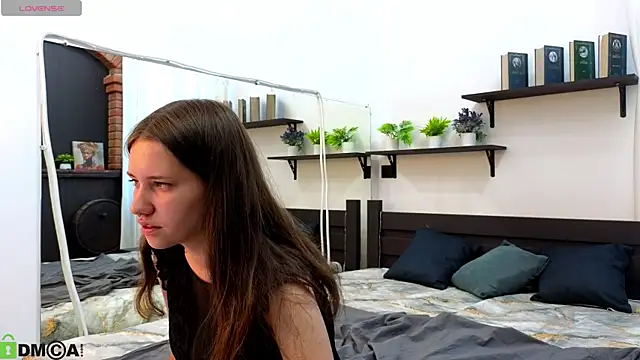 Molly Miavka online show from 06.21.26