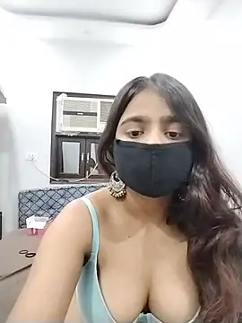 Ishaa 22 online show from 06.25.26