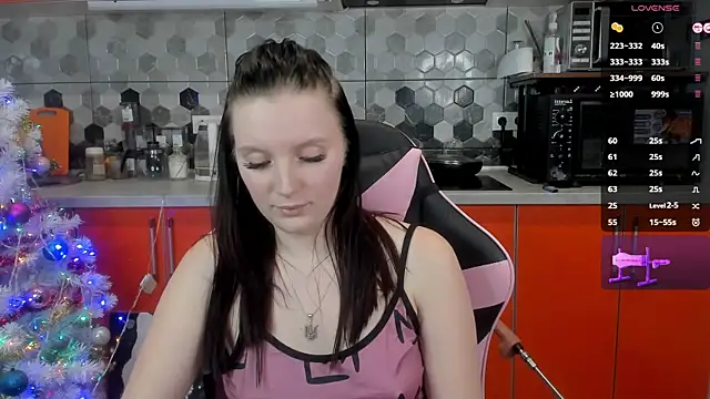 Snapshot of Mary_Blu chatting on 12.17.24 Mary Blu online show from 12.17.24