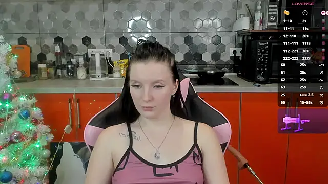Snapshot of Mary_Blu chatting on 12.17.24 Mary Blu online show from 12.17.24