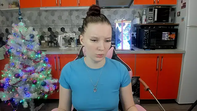 Snapshot of Mary_Blu chatting on 12.20.24 Mary Blu online show from 12.20.24