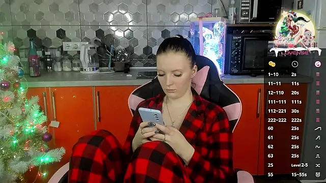 Snapshot of Mary_Blu chatting on 12.26.24 Mary Blu online show from 12.26.24