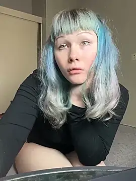 Snapshot of AlexaGudz chatting on 05.17.26 AlexaGudz online show from 05.17.26