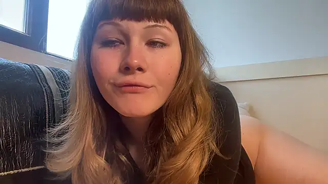 Snapshot of AlexaGudz chatting on 06.02.26 AlexaGudz online show from 06.02.26