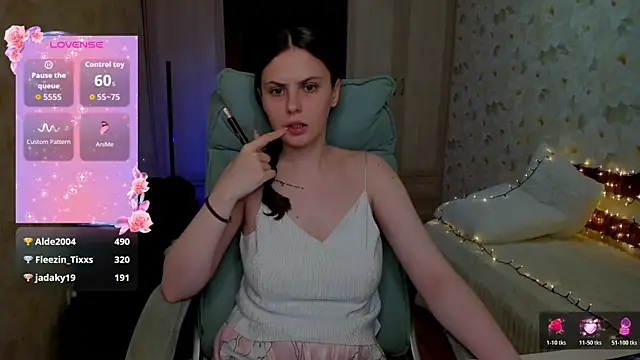 LoraTempt online show from 05.13.26