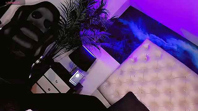 Valentiina Foxx online show from 07.04.26