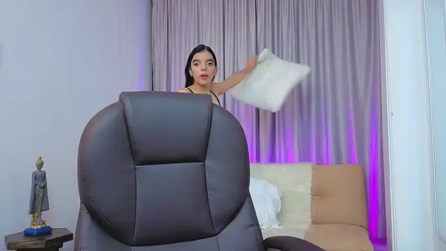 Thalia parkerr  online show from 04.16.26