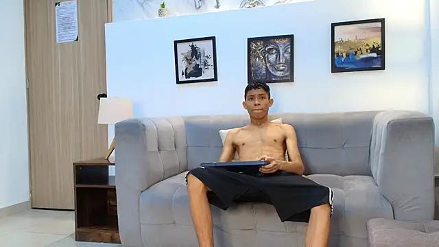 SKINNY BOYXXX online show from 04.11.26