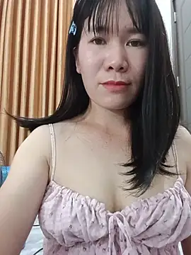 Snapshot of Bondgirl_9 chatting on 07.13.26 Bondgirl 9 online show from 07.13.26