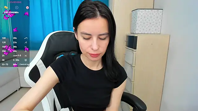 Snapshot of Horny__Nikki chatting on 07.24.26 Horny Nikki online show from 07.24.26
