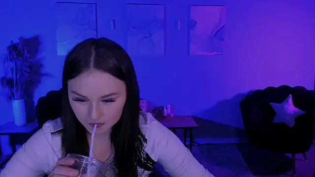 miss courtney  online show from 04.25.26