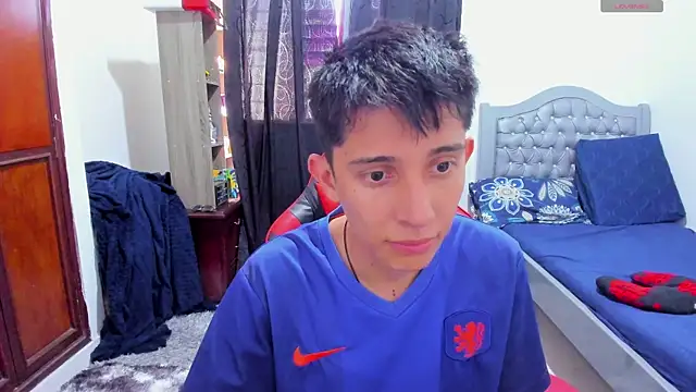 gomitaboy1 online show from 05.15.26