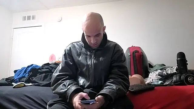 Snapshot of CirclingClass chatting on 10.12.25 CirclingClass online show from 10.12.25