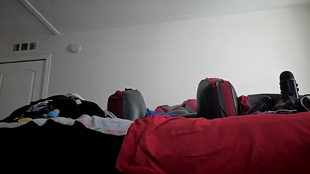 Snapshot of CirclingClass chatting on 10.26.25 CirclingClass online show from 10.26.25