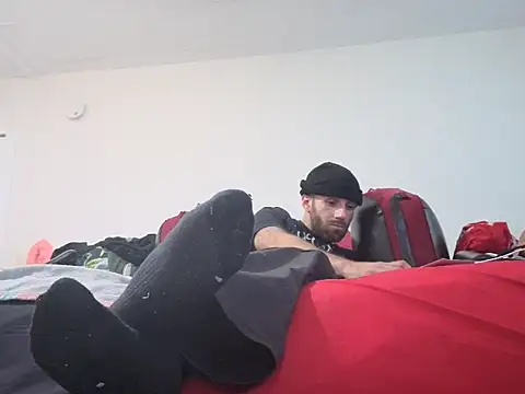 Snapshot of CirclingClass chatting on 10.27.25 CirclingClass online show from 10.27.25