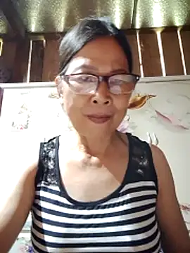 Snapshot of Sky-rain98 chatting on 05.28.26 Sky-rain98 online show from 05.28.26