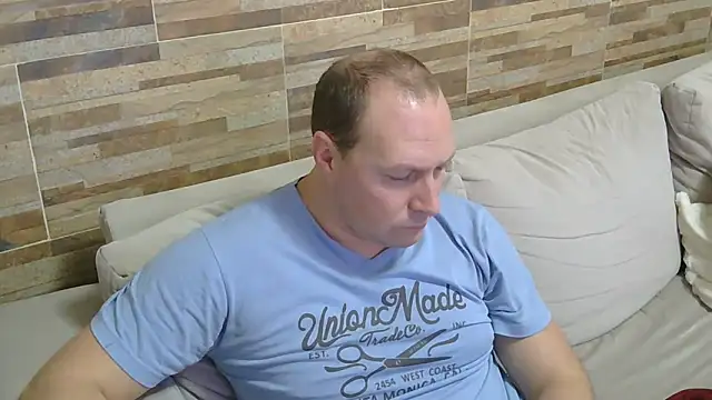 Snapshot of lustonfan chatting on 05.27.26 lustonfan online show from 05.27.26