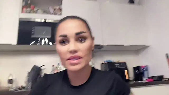 AMBER HARD online show from 03.11.26