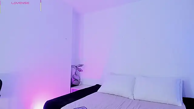 Eve-01 online show from 04.20.26