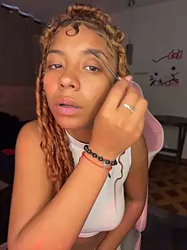 ThePrettyTiana online show from 04.19.26