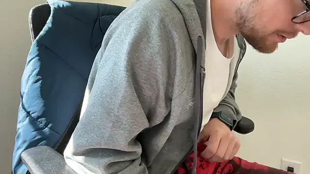 Snapshot of the-gen-xxx chatting on 03.11.26 the-gen-xxx online show from 03.11.26