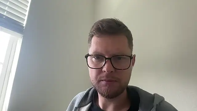 Snapshot of the-gen-xxx chatting on 03.27.26 the-gen-xxx online show from 03.27.26