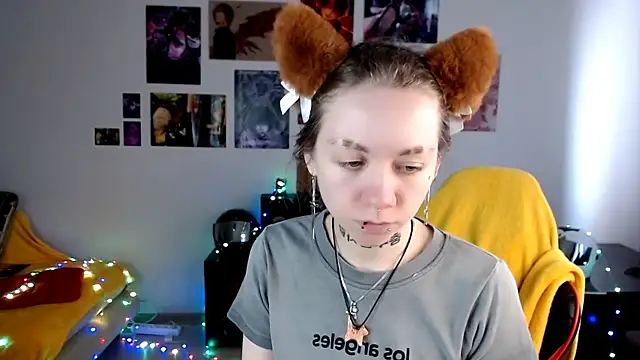 Nica Kawaii online show from 04.20.26