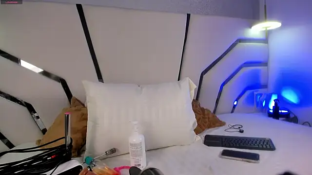 Kendall  evanss online show from 06.14.26