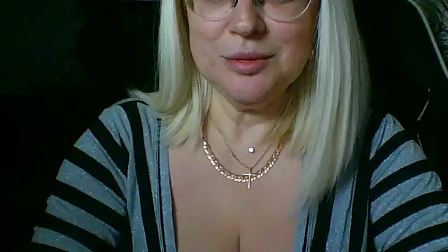 Snapshot of LianaSweetX chatting on 03.24.26 LianaSweetX online show from 03.24.26