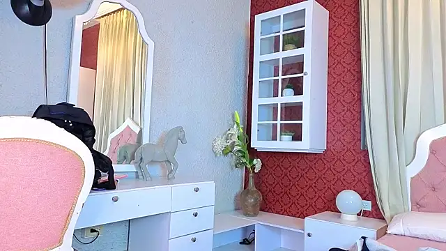 Sienna Dark online show from 04.15.26