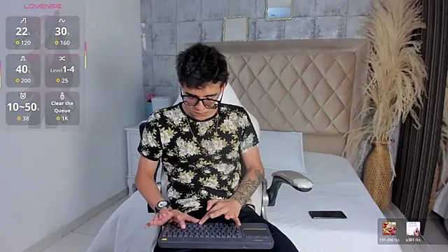 TylerCross  online show from 03.31.26