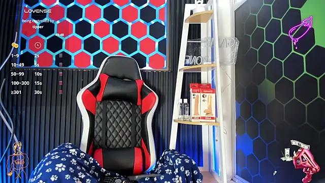 Cristopher Wild online show from 05.10.26