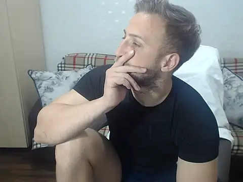Snapshot of BlondEagleMuscle chatting on 06.15.26 BlondEagleMuscle online show from 06.15.26