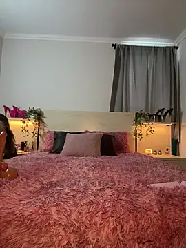 NikkiRylie online show from 05.17.26