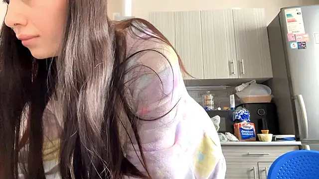 LaraDraggoo online show from 03.07.26