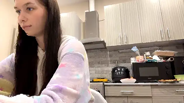 LaraDraggoo online show from 03.30.26