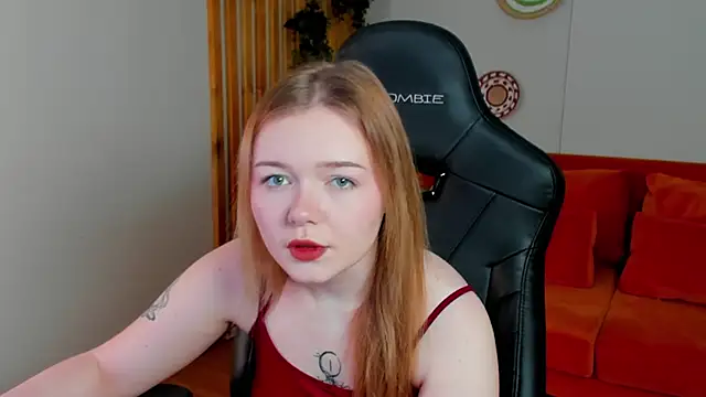 Snapshot of ElinaVale chatting on 05.17.26 ElinaVale online show from 05.17.26