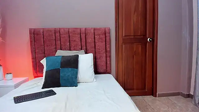 FreyaCameron online show from 04.27.26