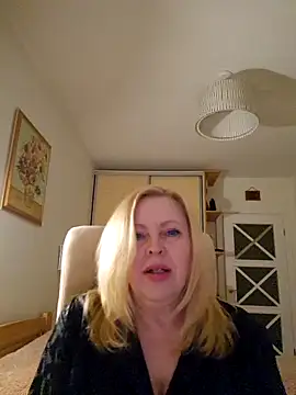 Snapshot of JanieLight53 chatting on 03.24.26 JanieLight53 online show from 03.24.26